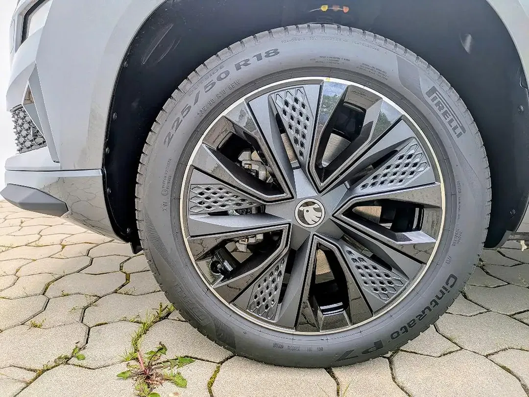 Skoda Karoq - Thumbnail 8