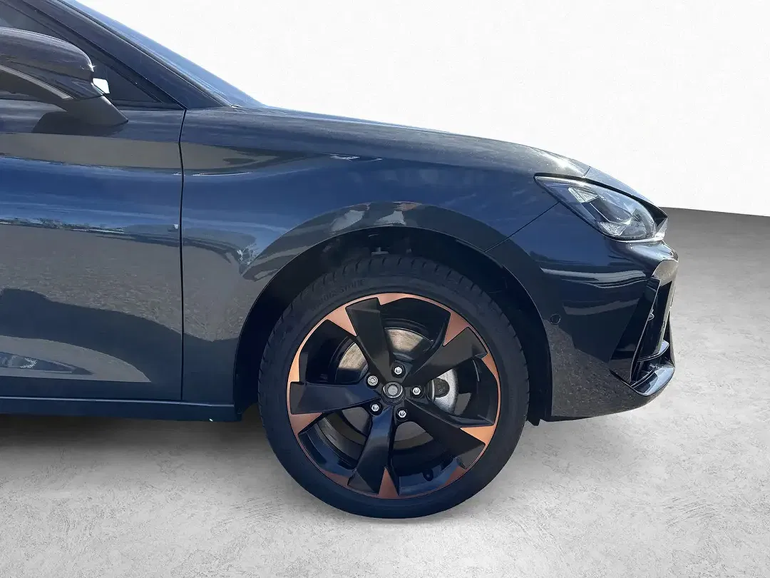 CUPRA Leon - Thumbnail 4