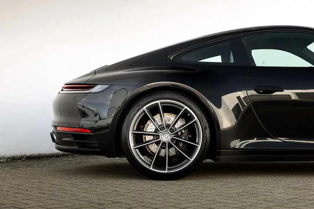 Porsche 992 - Thumbnail 11