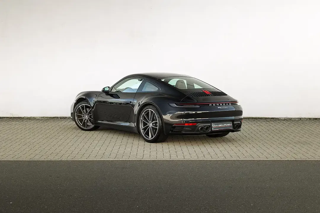 Porsche 992 - Thumbnail 4