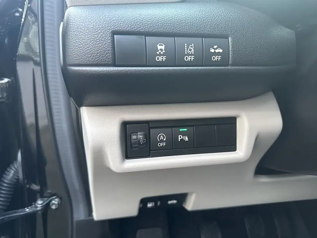 Suzuki Swift - Thumbnail 12