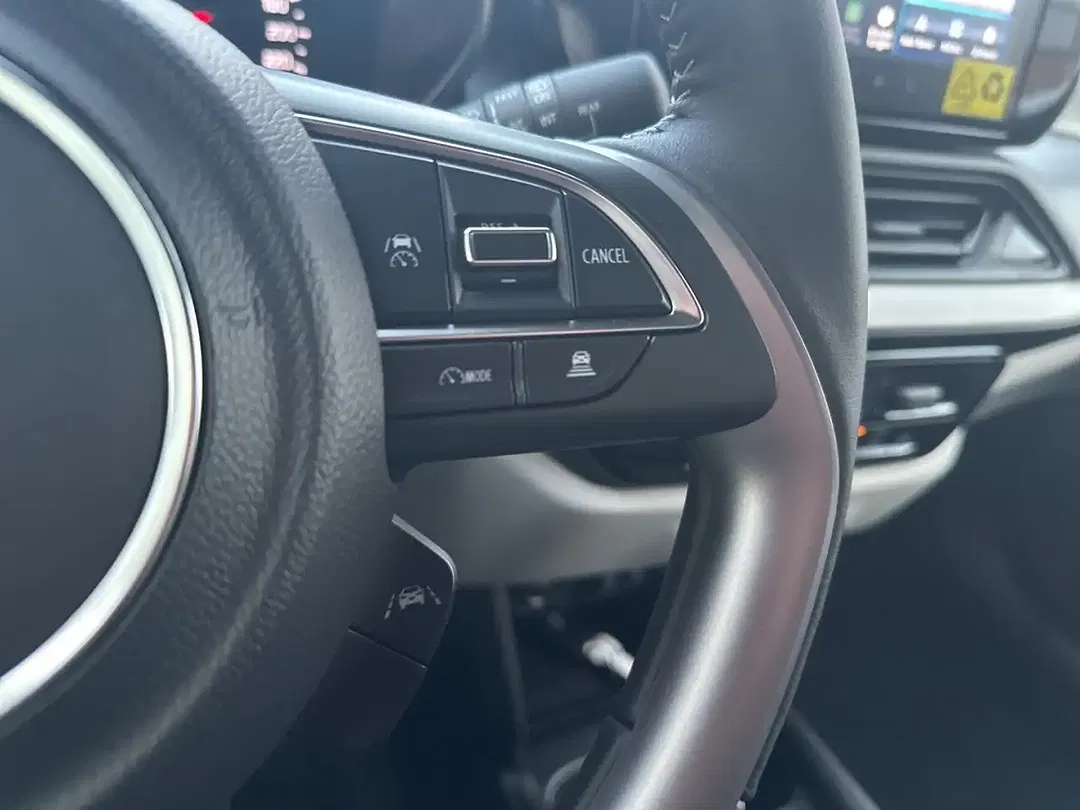 Suzuki Swift - Thumbnail 5