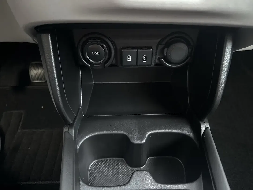 Suzuki Swift - Thumbnail 9