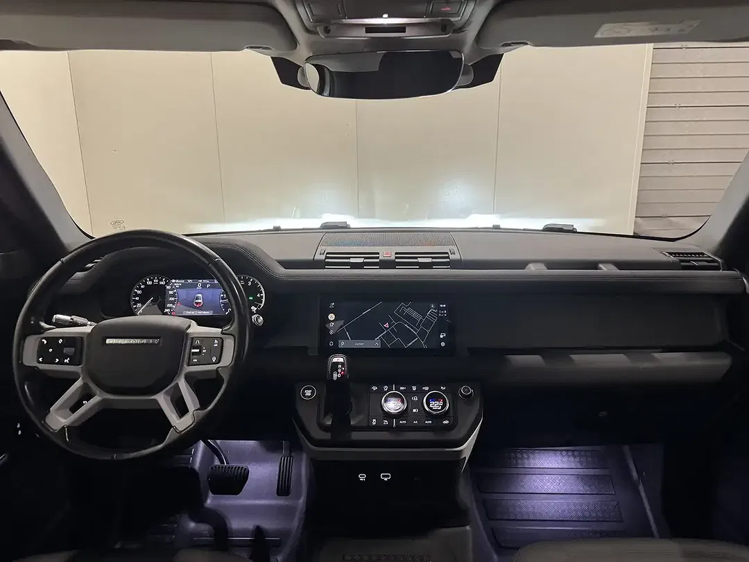 Land Rover Defender - Thumbnail 10