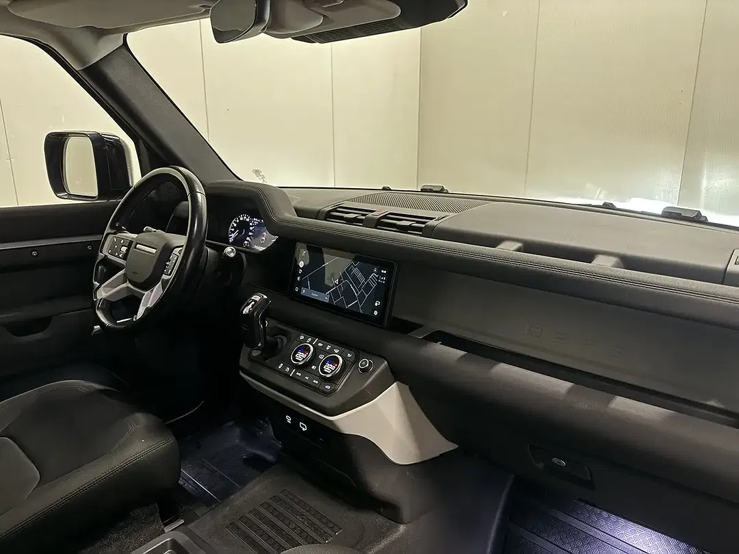 Land Rover Defender - Thumbnail 12