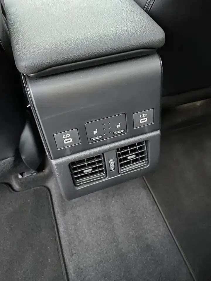 Subaru Solterra - Thumbnail 11