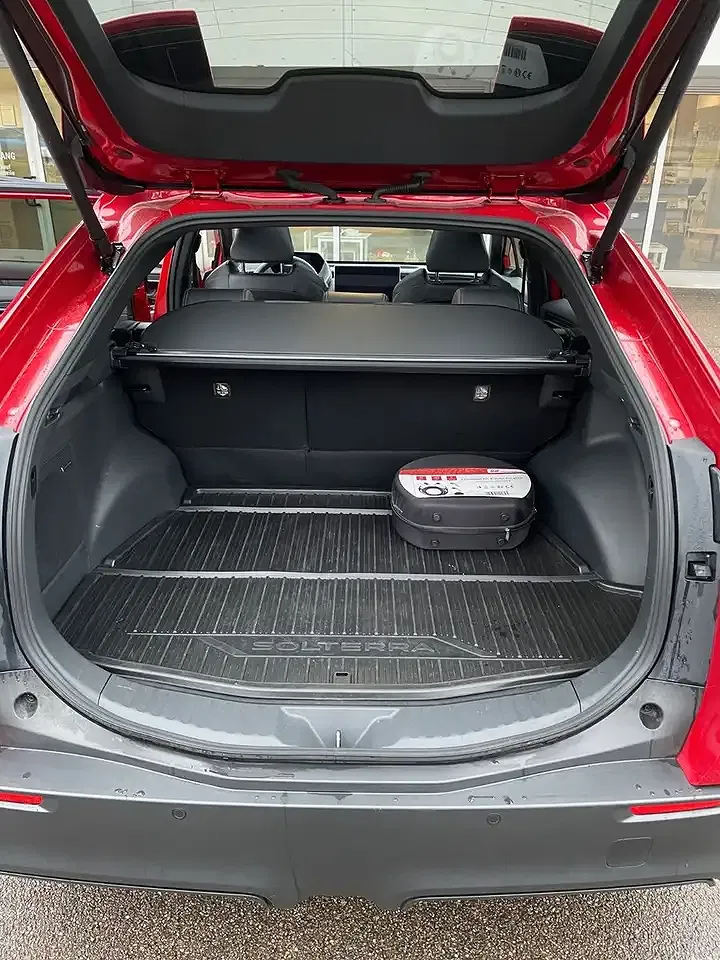 Subaru Solterra - Thumbnail 8