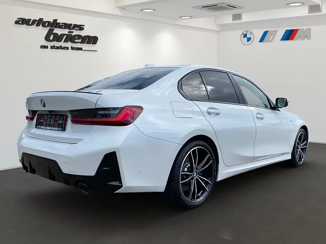 BMW 320 - Thumbnail 3