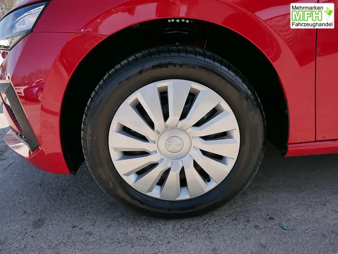 Skoda Scala - Thumbnail 3
