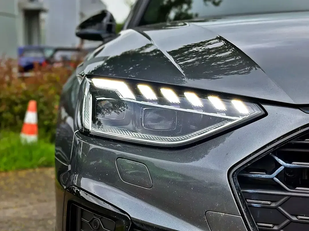 Audi S4 - Thumbnail 3