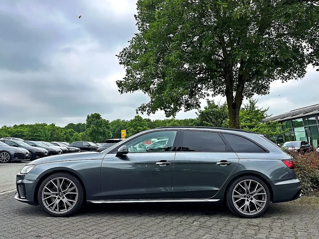 Audi S4 - Thumbnail 4
