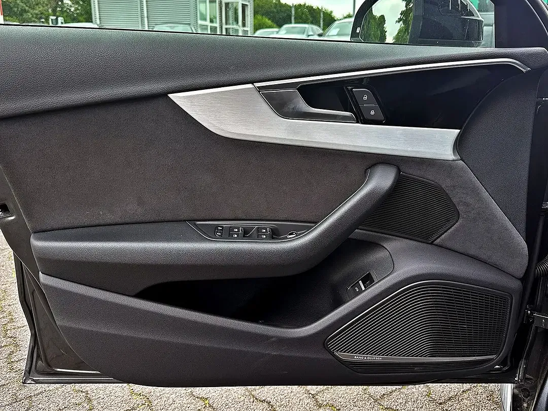 Audi S4 - Thumbnail 6