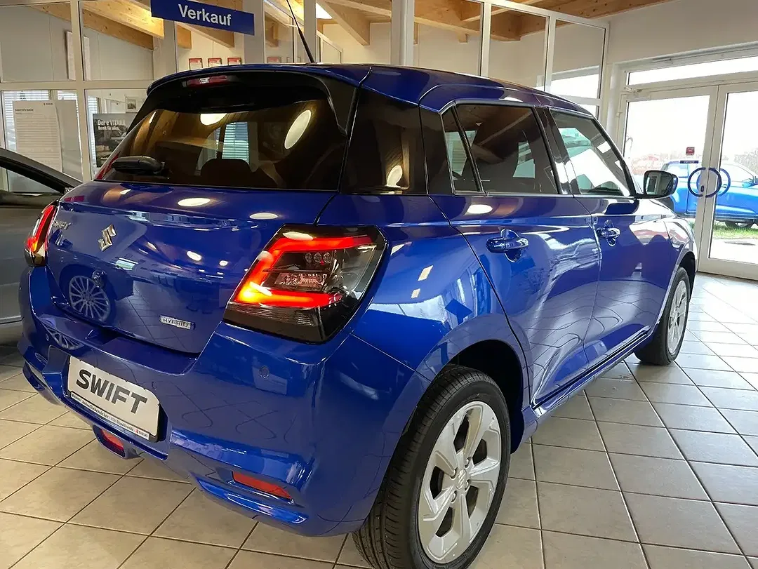Suzuki Swift - Thumbnail 2