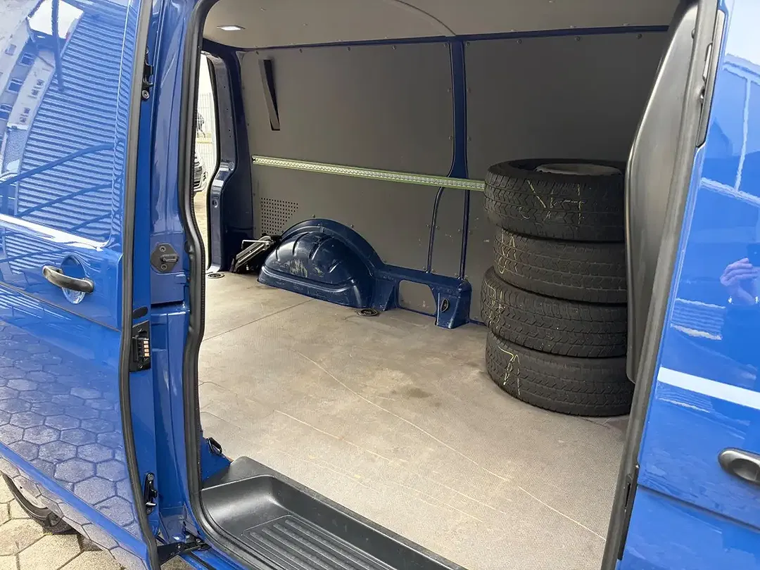 Volkswagen Transporter - Thumbnail 15