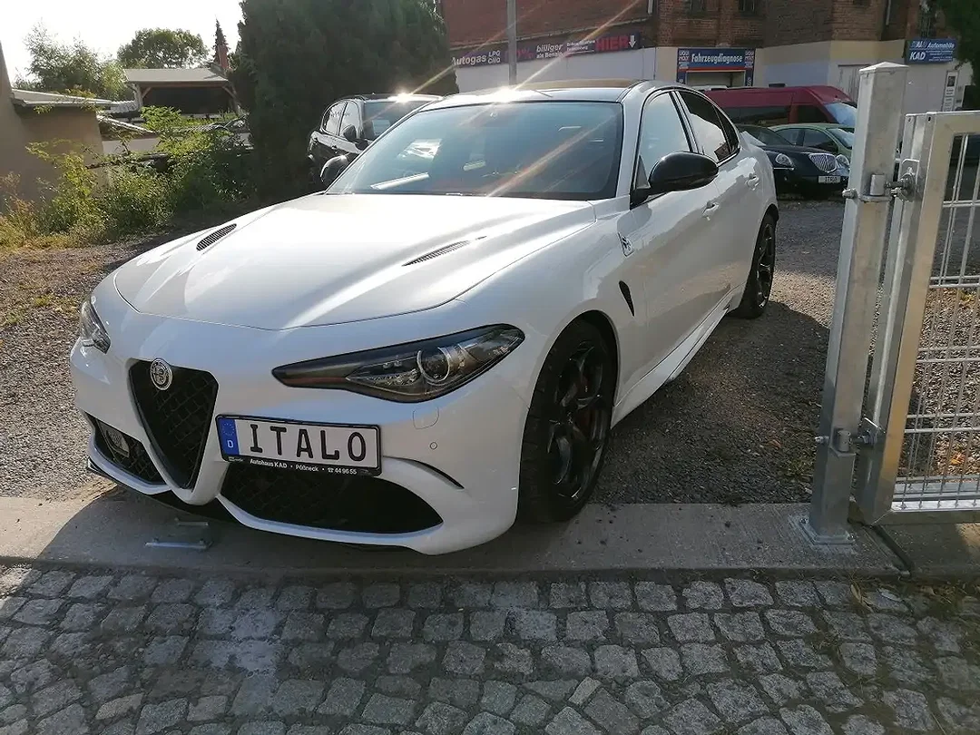 Alfa Romeo Giulia - Afbeelding 1