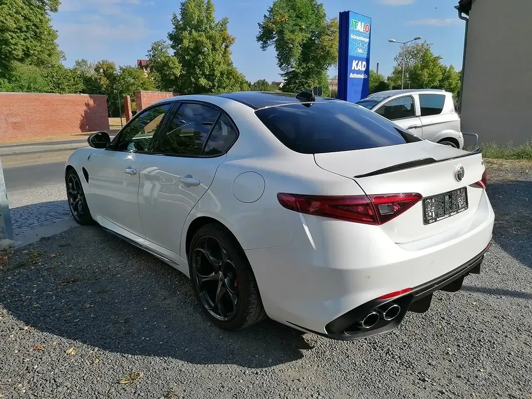 Alfa Romeo Giulia - Thumbnail 4