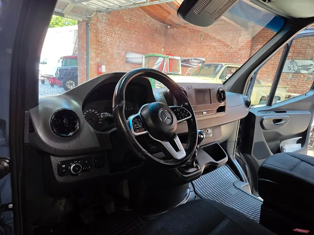 Mercedes-Benz Sprinter - Thumbnail 12