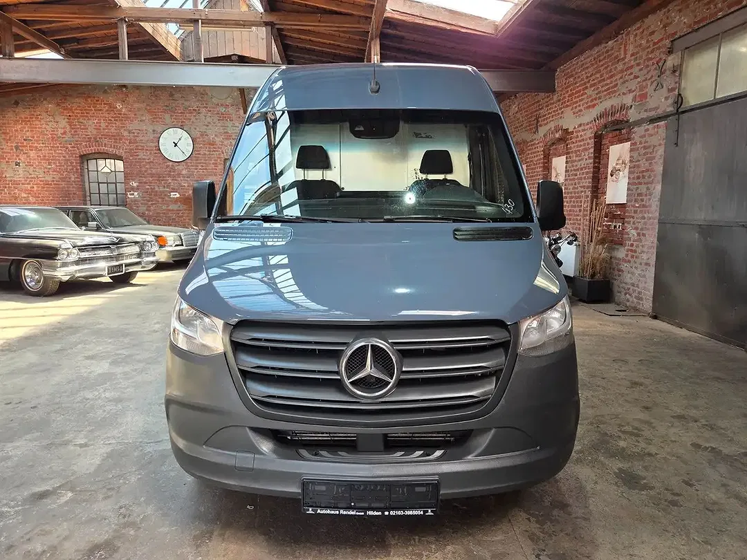 Mercedes-Benz Sprinter - Thumbnail 2