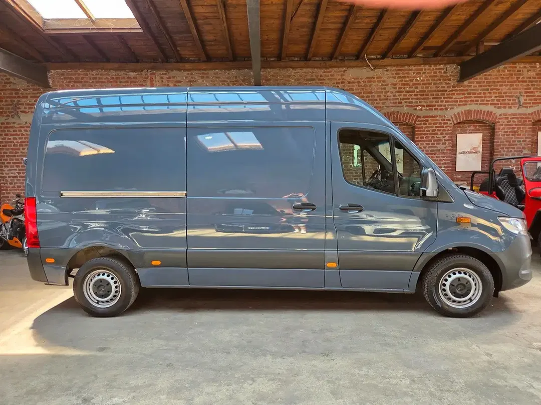 Mercedes-Benz Sprinter - Thumbnail 4