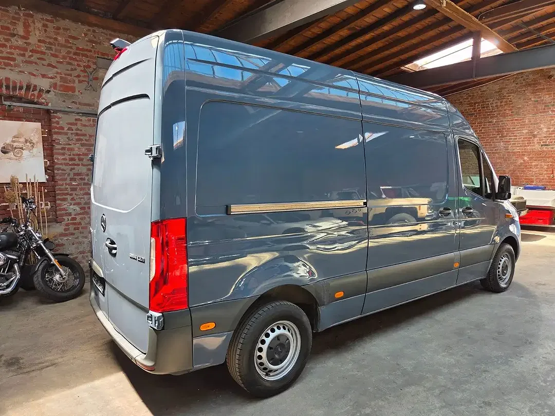 Mercedes-Benz Sprinter - Thumbnail 5