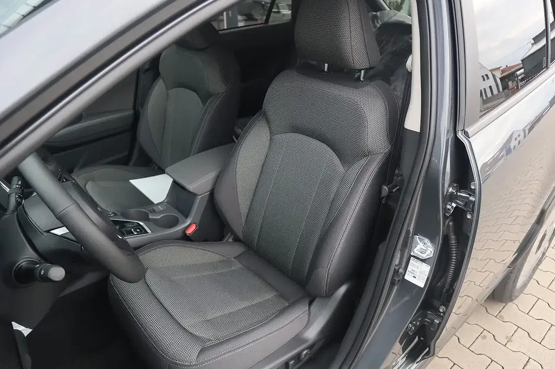 Subaru Crosstrek - Thumbnail 11