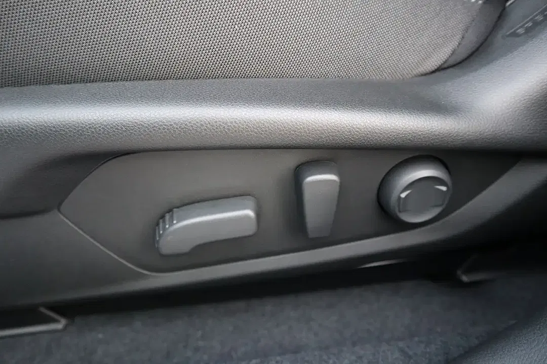 Subaru Crosstrek - Thumbnail 12