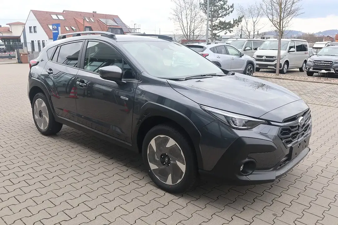 Subaru Crosstrek - Thumbnail 4