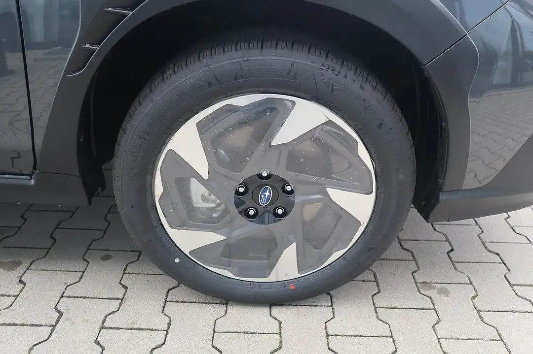 Subaru Crosstrek - Thumbnail 9