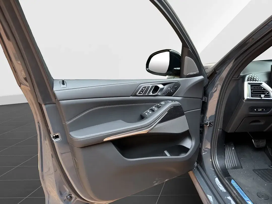 BMW X5 - Thumbnail 10