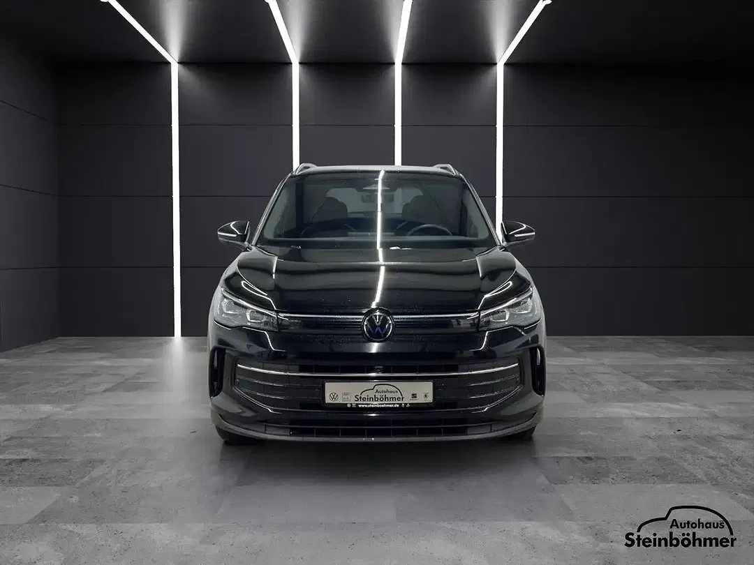 Volkswagen Tiguan - Thumbnail 10
