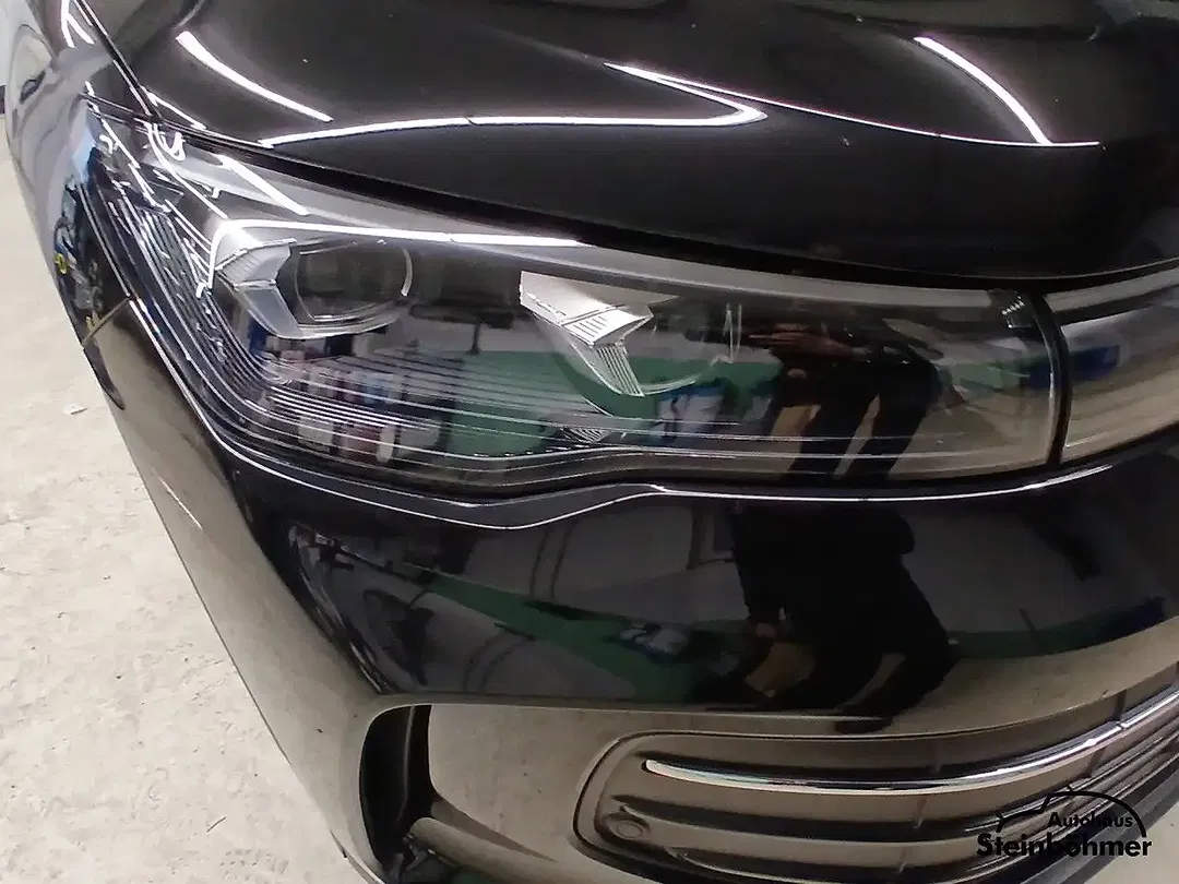 Volkswagen Tiguan - Thumbnail 11