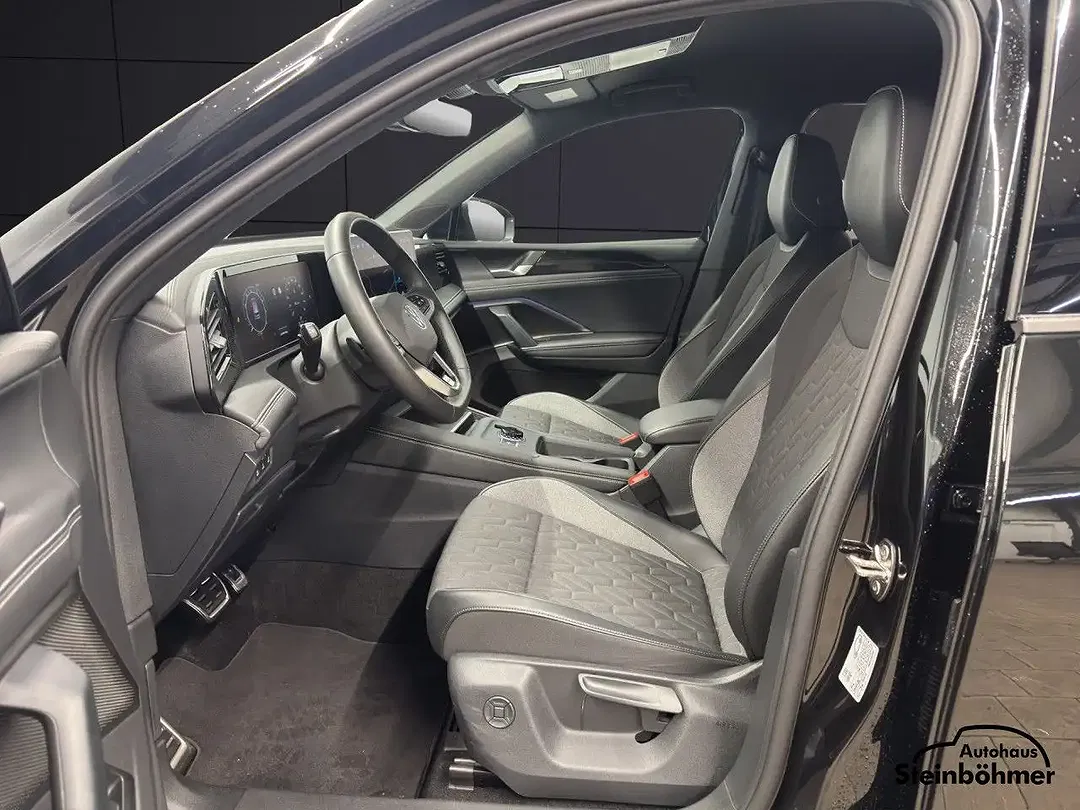 Volkswagen Tiguan - Thumbnail 15
