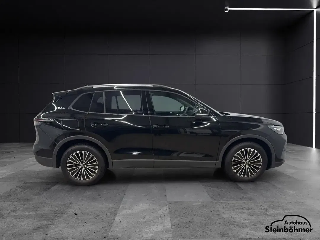 Volkswagen Tiguan - Thumbnail 8