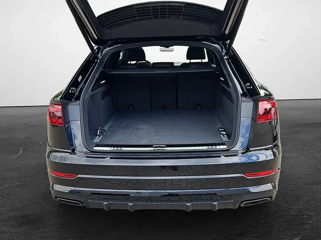 Audi Q8 - Thumbnail 11