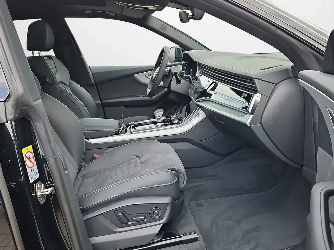 Audi Q8 - Thumbnail 12