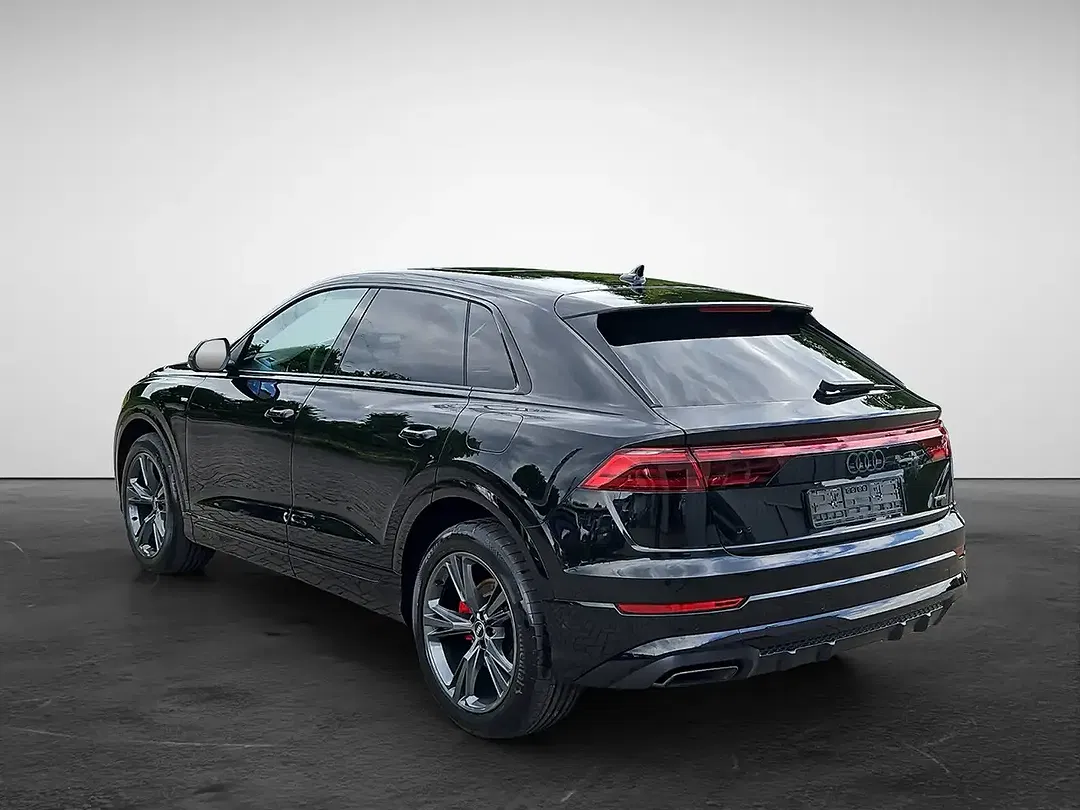 Audi Q8 - Thumbnail 3