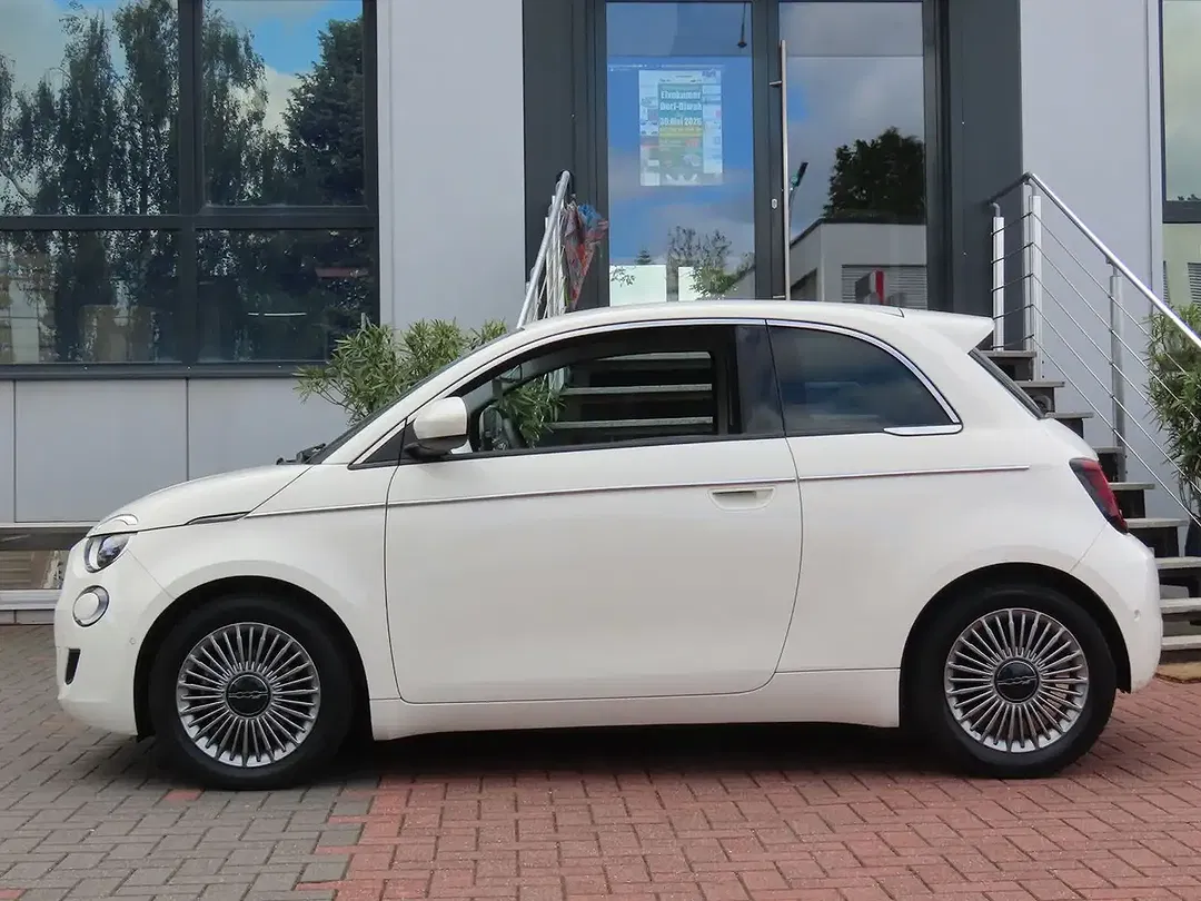 Fiat 500e - Thumbnail 11