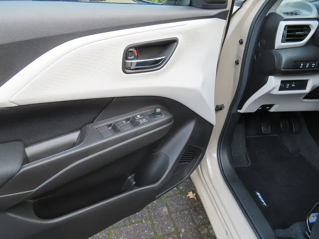Suzuki Swift - Thumbnail 12