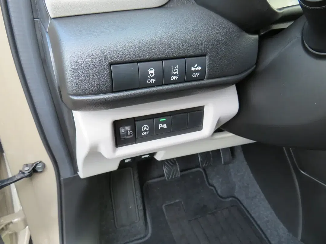 Suzuki Swift - Thumbnail 13