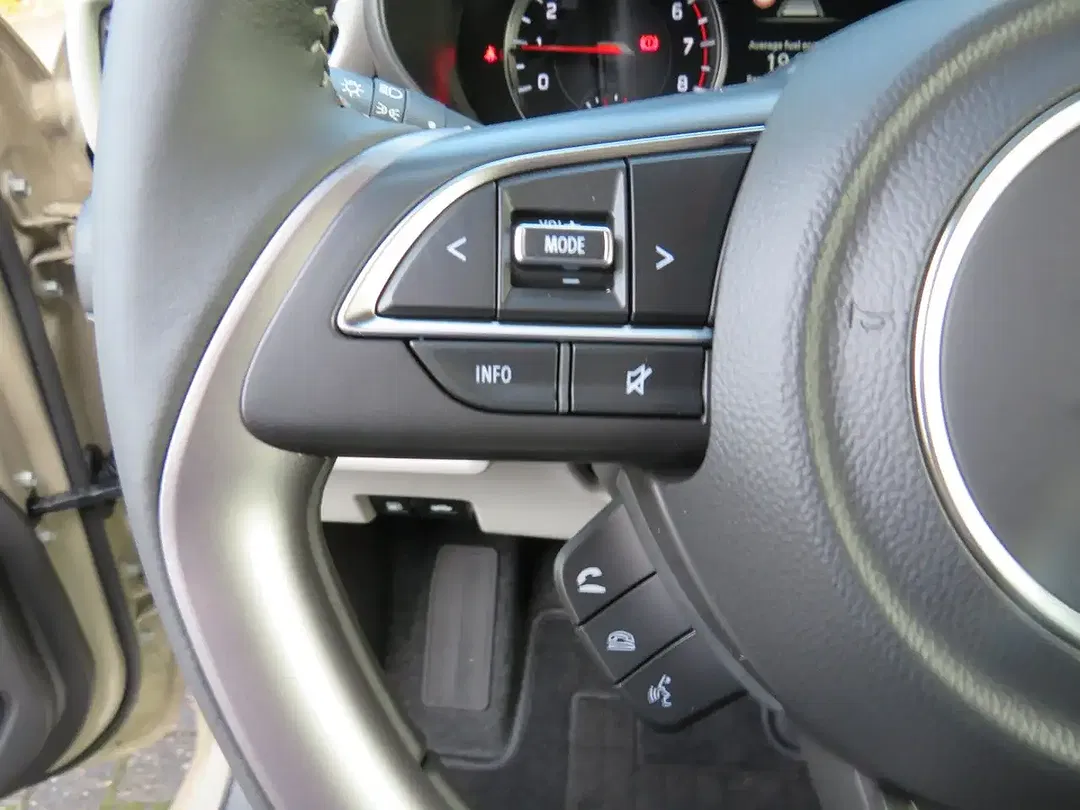 Suzuki Swift - Thumbnail 14