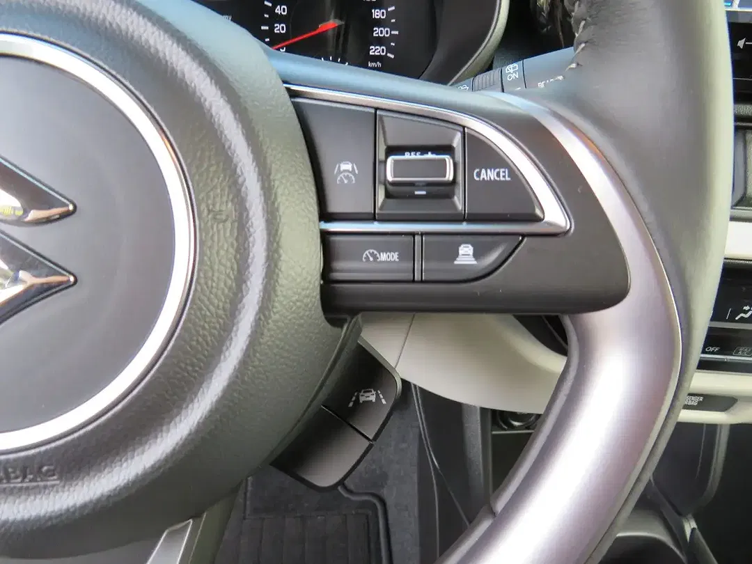 Suzuki Swift - Thumbnail 15