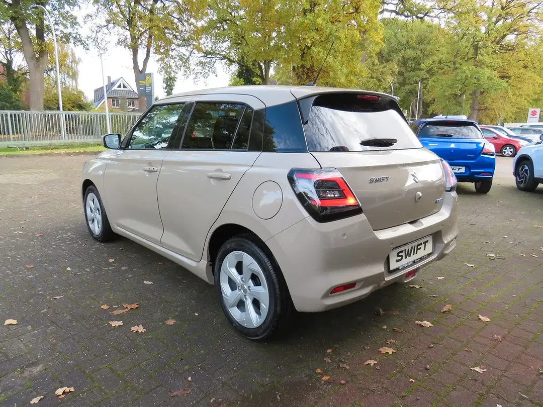 Suzuki Swift - Thumbnail 3