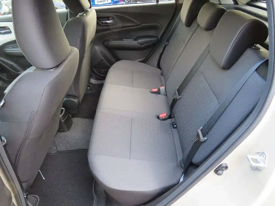 Suzuki Swift - Thumbnail 7