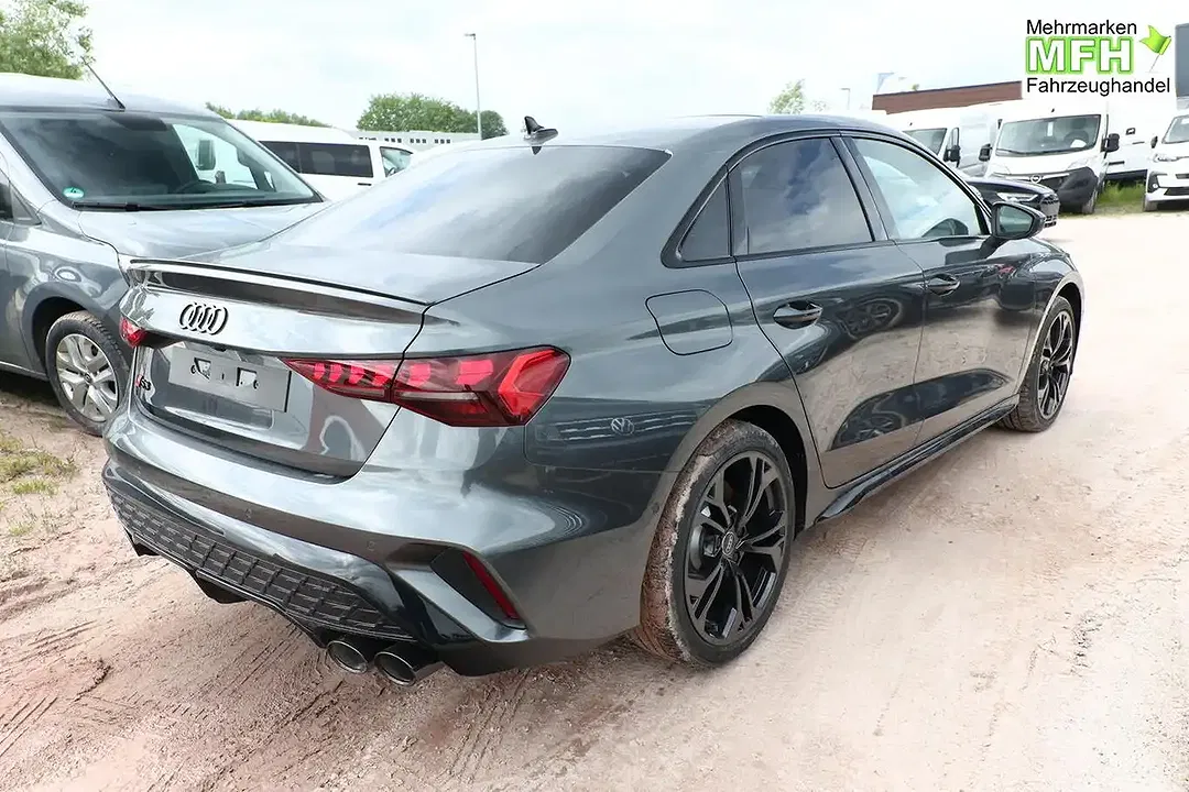 Audi S3 - Thumbnail 2