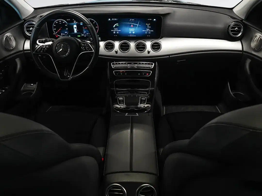 Mercedes-Benz E 220 - Thumbnail 10