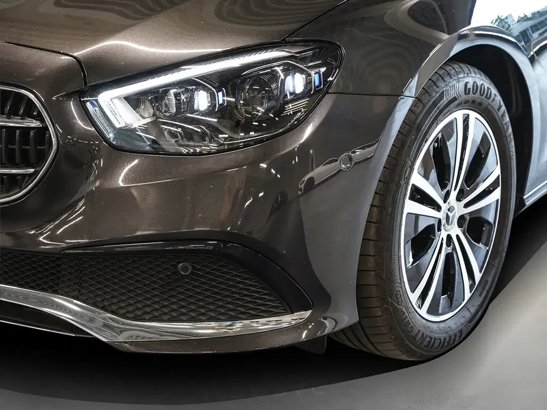 Mercedes-Benz E 220 - Thumbnail 3