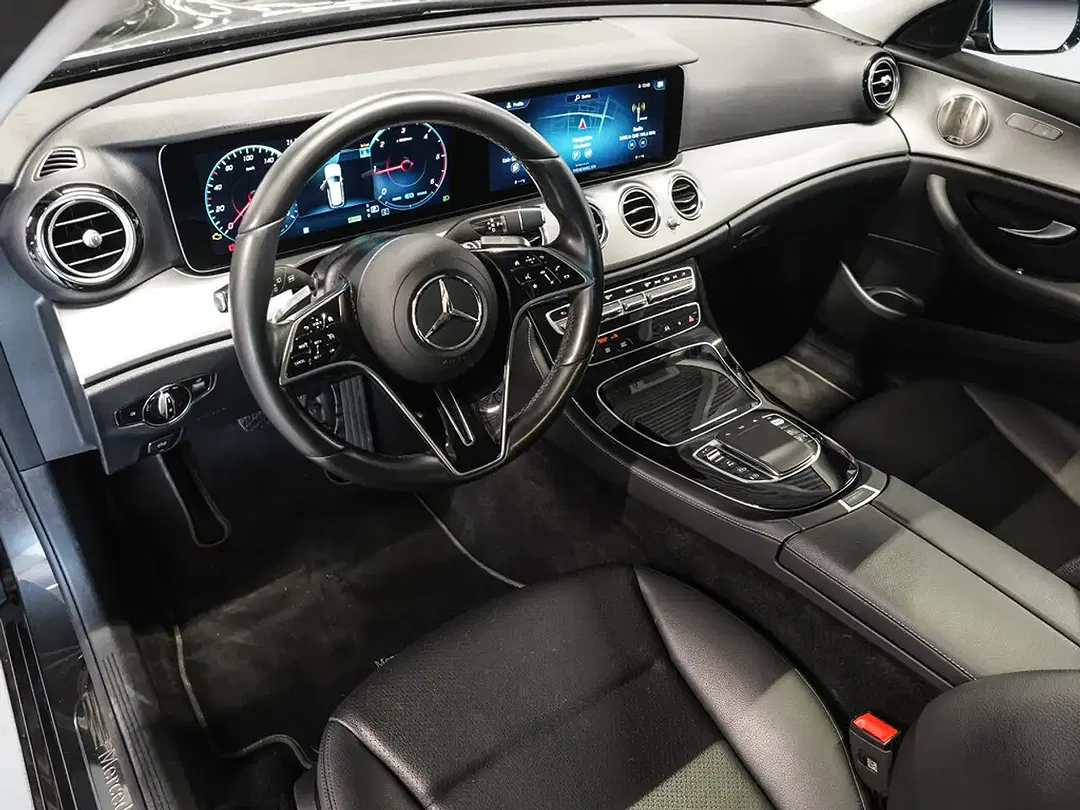 Mercedes-Benz E 220 - Thumbnail 8