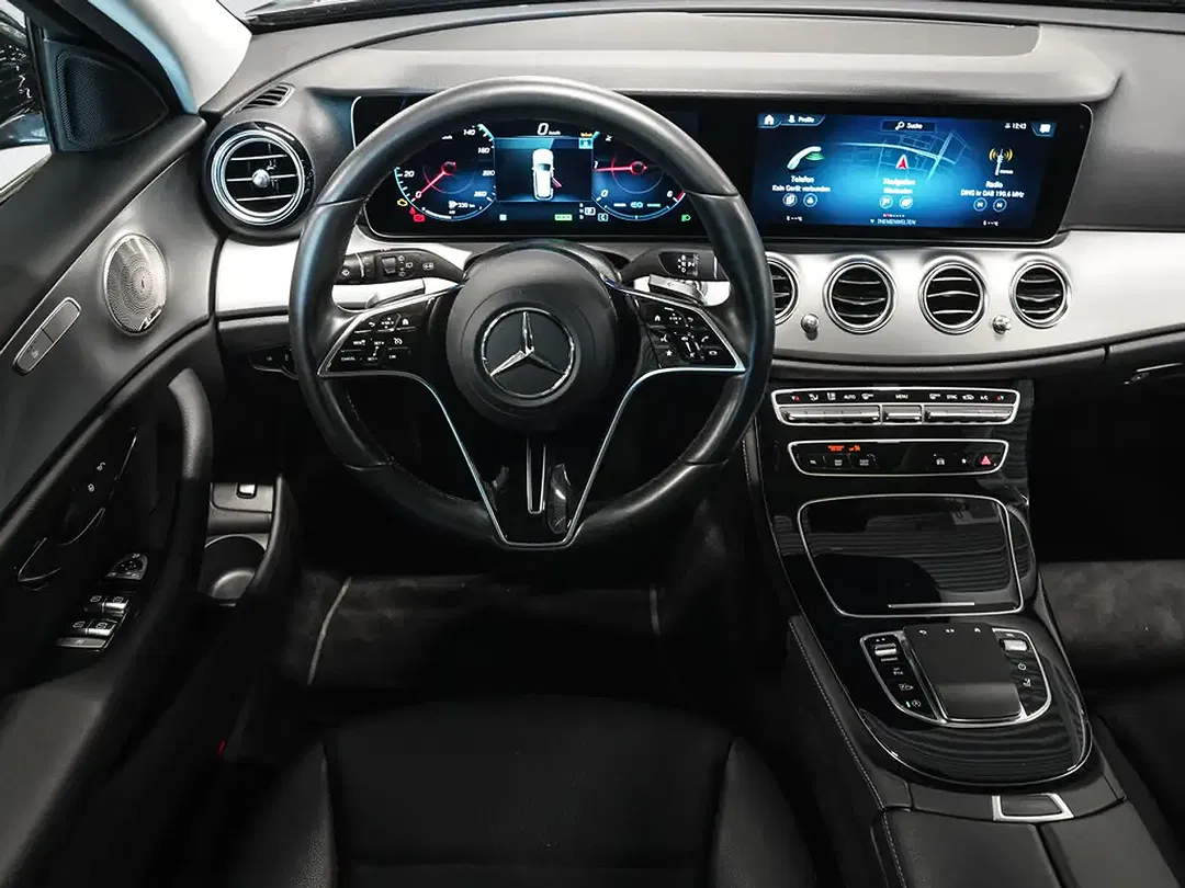 Mercedes-Benz E 220 - Thumbnail 9