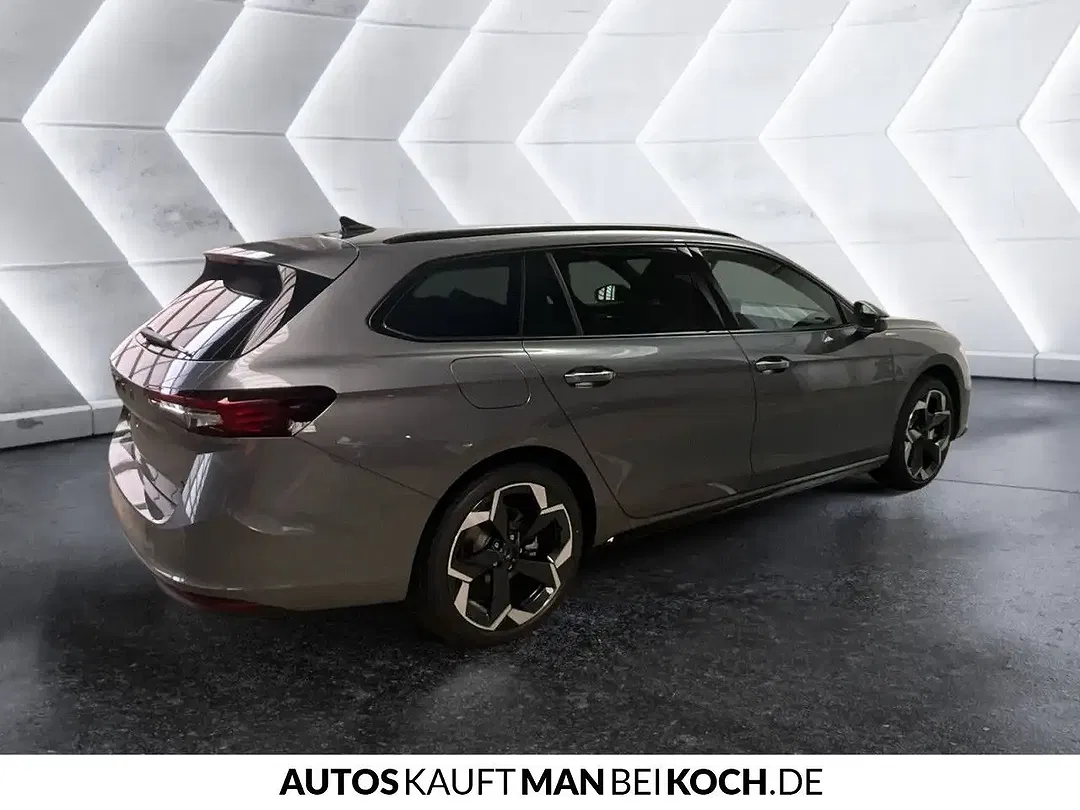Skoda Superb - Thumbnail 3