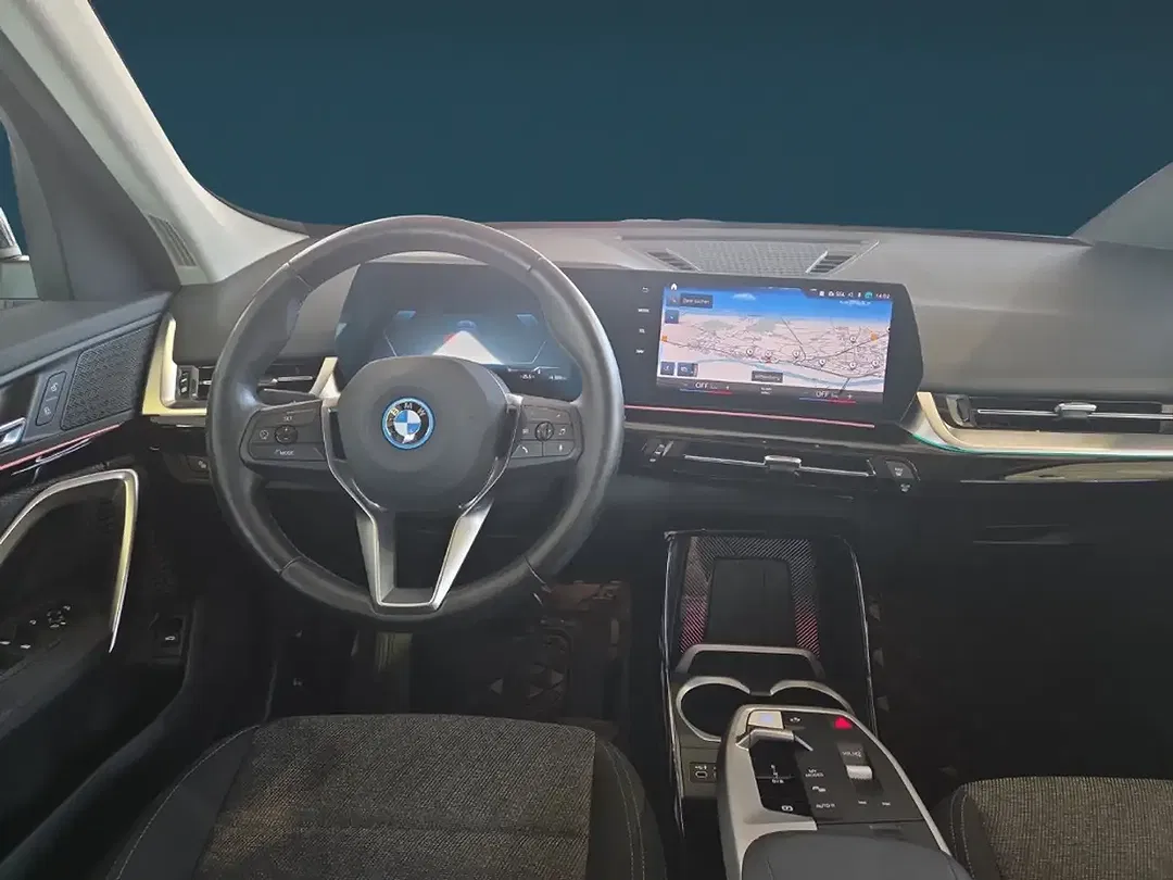 BMW iX1 - Thumbnail 14